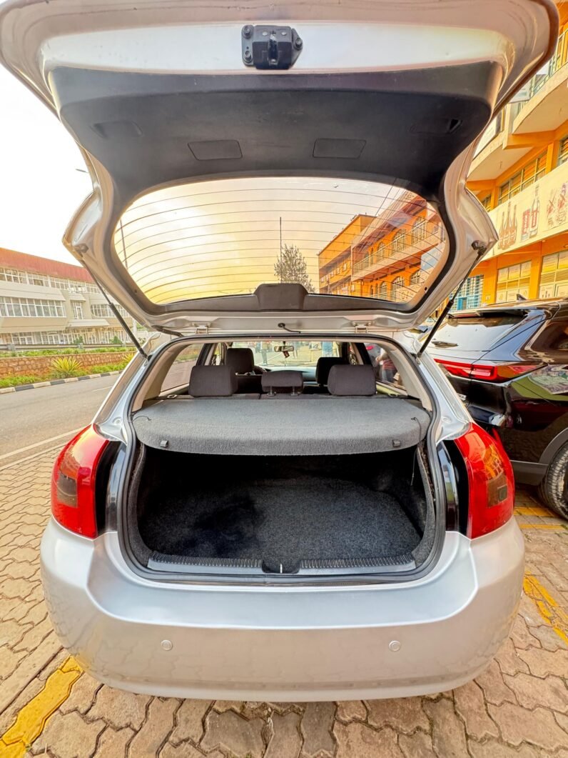 
								2004 TOYOTA COROLLA HATCHBACK full									