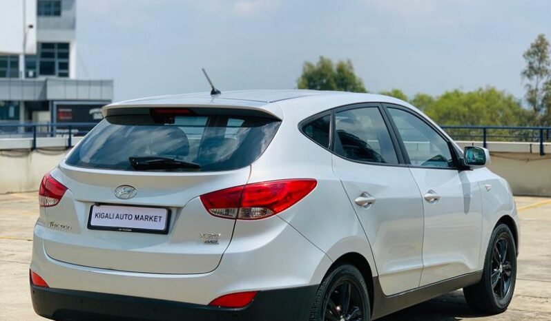 
								HYUNDAI TUCSON 2010 full									