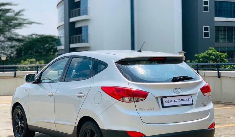
								HYUNDAI TUCSON 2010 full									