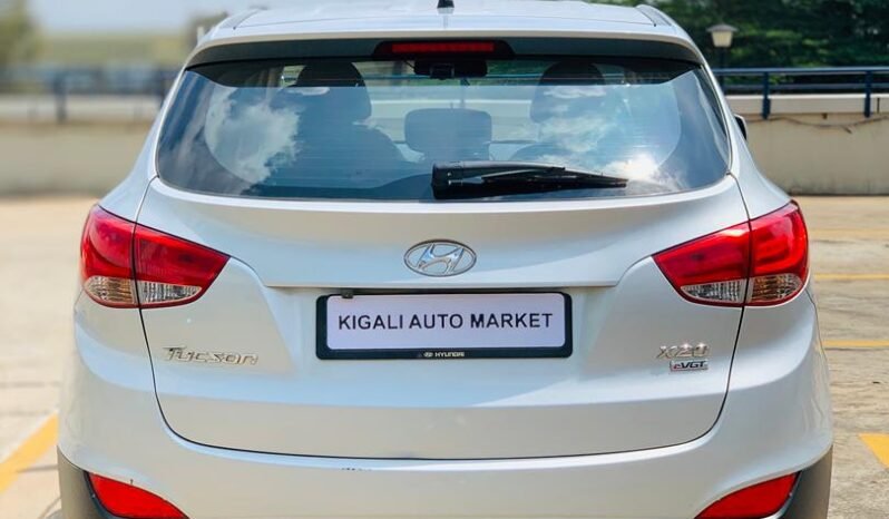 
								HYUNDAI TUCSON 2010 full									