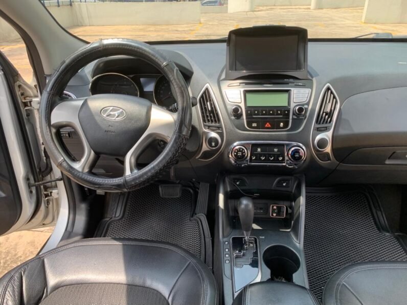 
								HYUNDAI TUCSON 2010 full									