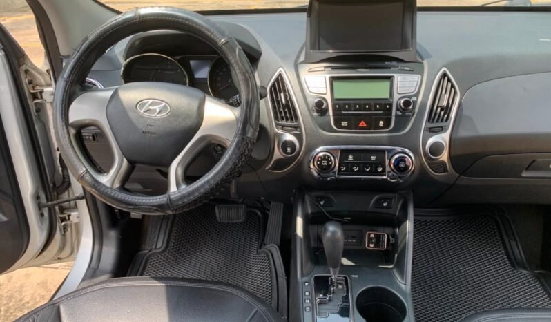 
								HYUNDAI TUCSON 2010 full									