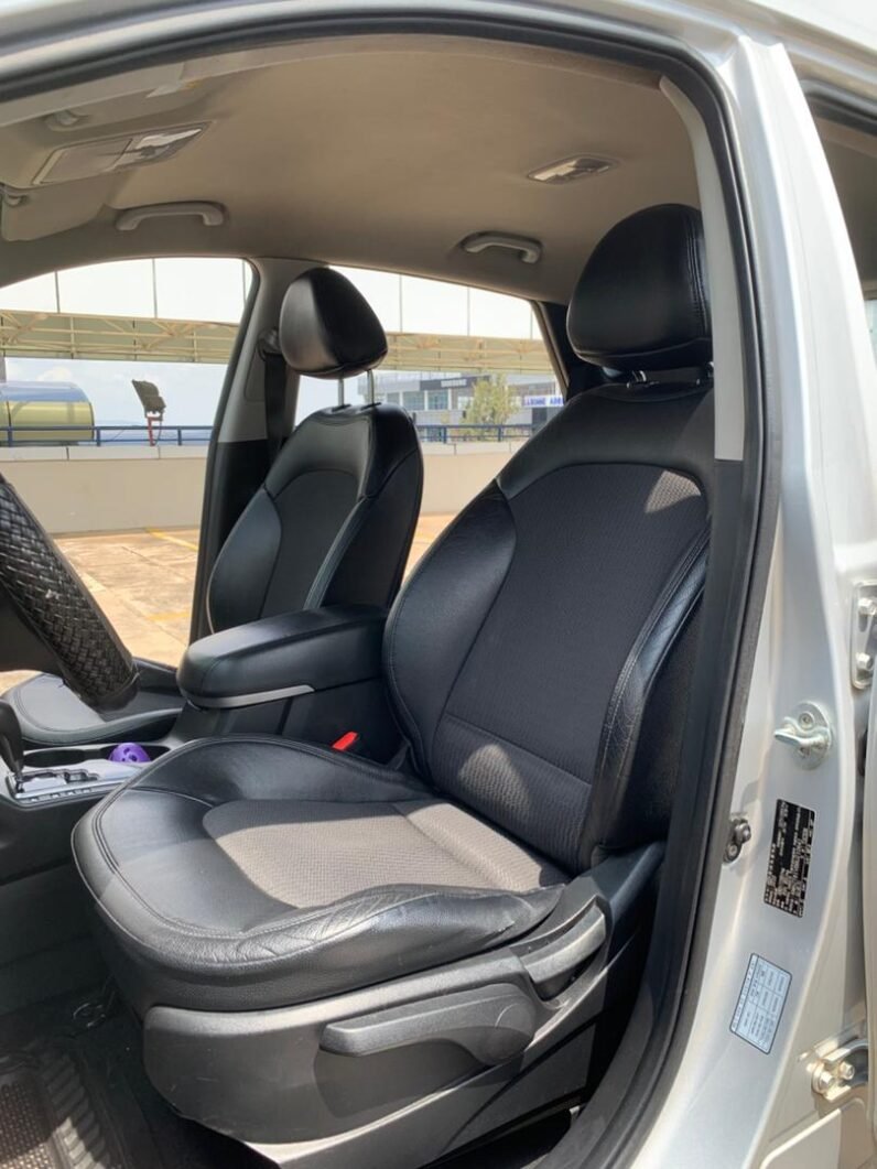 
								HYUNDAI TUCSON 2010 full									