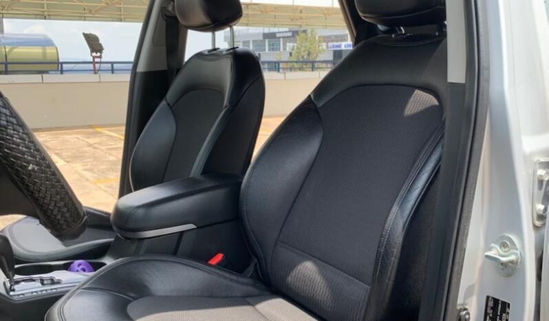 
								HYUNDAI TUCSON 2010 full									