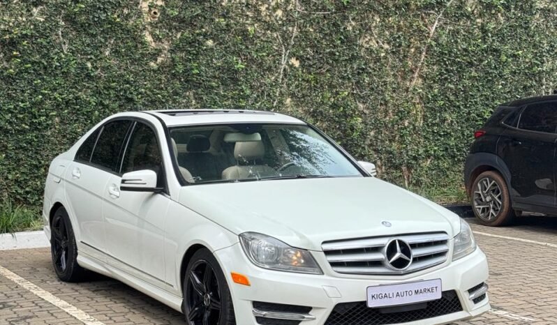 
								MERCEDES BENZ C250 4MATIC full									