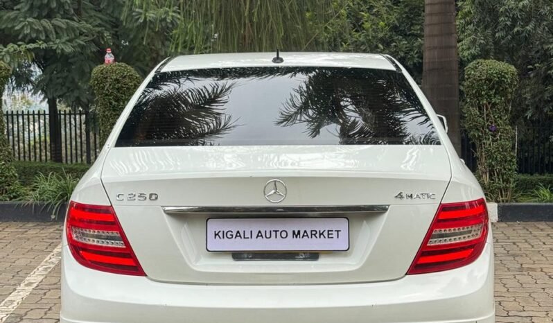 
								MERCEDES BENZ C250 4MATIC full									