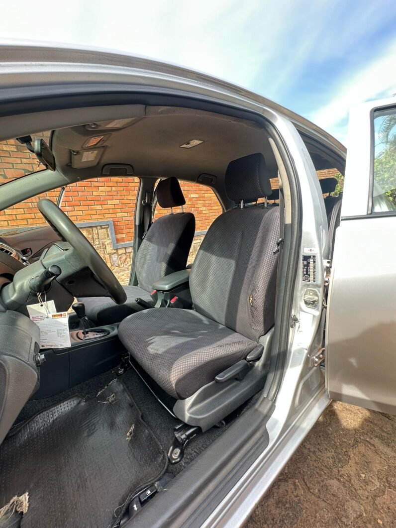 
								2006 TOYOTA YARIS full									