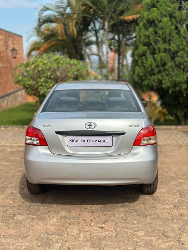 
								2006 TOYOTA YARIS full									