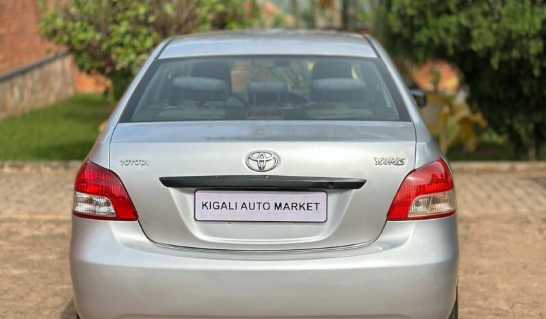 
								2006 TOYOTA YARIS full									