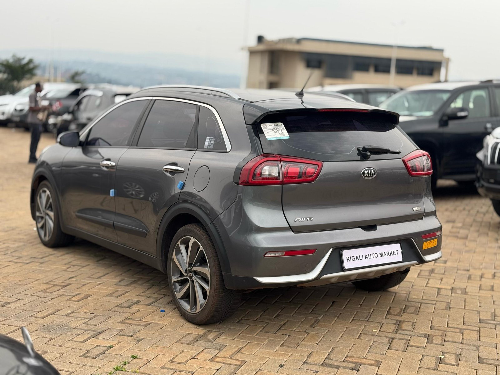 2017 KIA NIRO HYBRID Kigaliautomarket