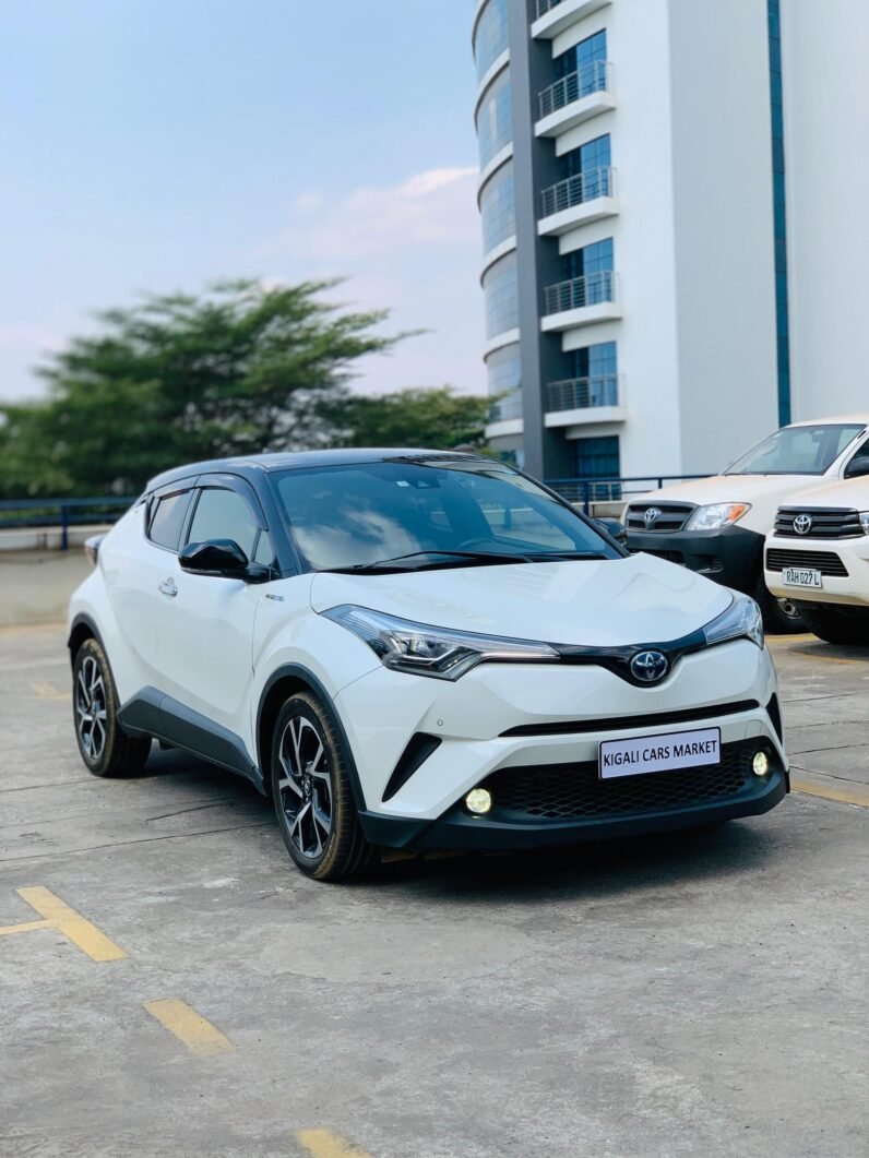 
								2018 TOYOTA C-HR HYBRID full									