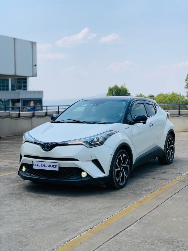 
								2018 TOYOTA C-HR HYBRID full									