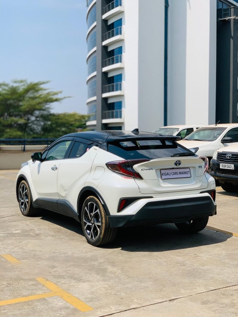 
								2018 TOYOTA C-HR HYBRID full									