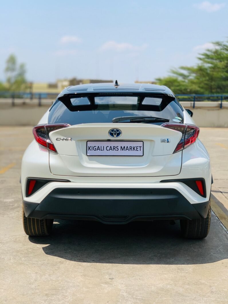 
								2018 TOYOTA C-HR HYBRID full									