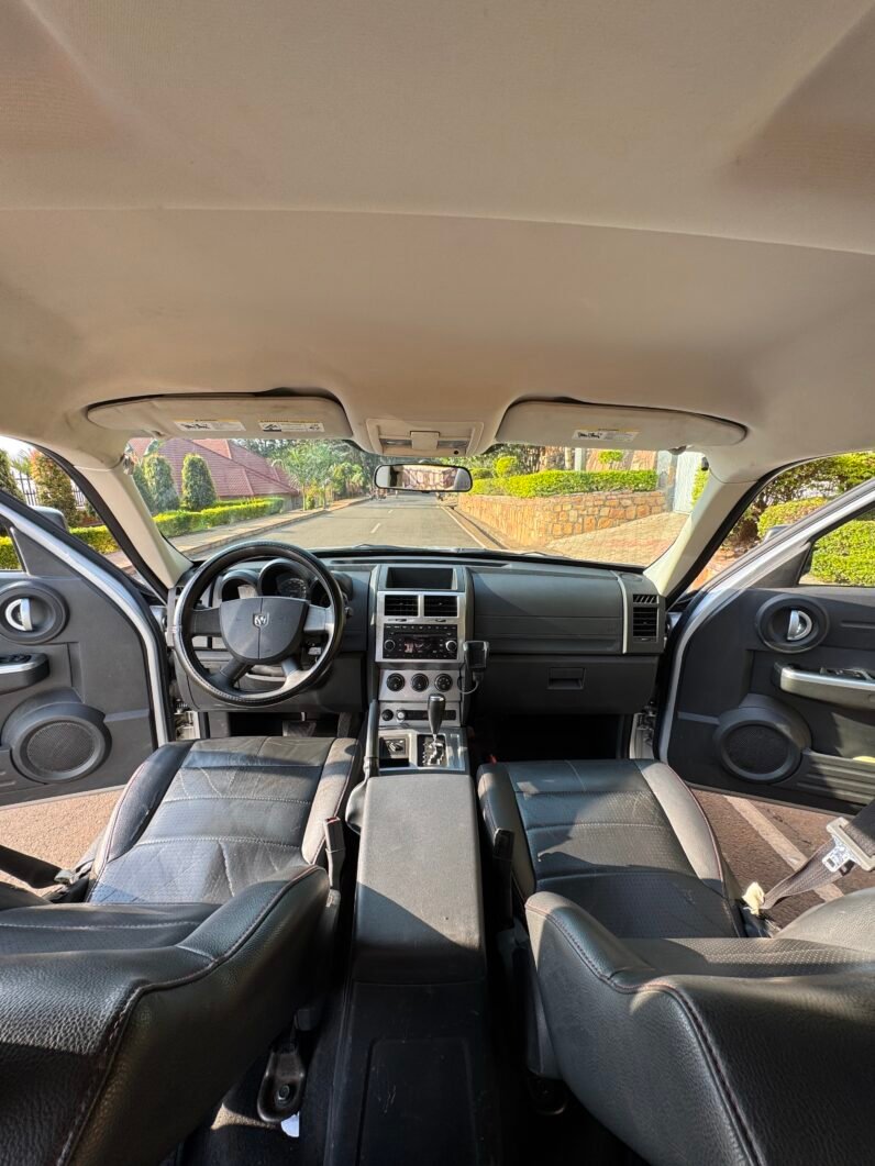 
								DODGE NITRO 2007 full									