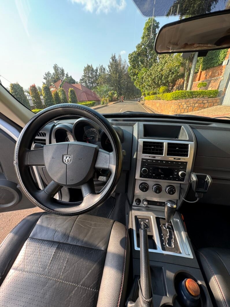 
								DODGE NITRO 2007 full									