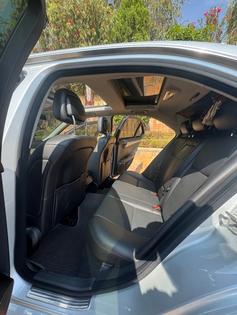 
								2012 MERCEDES BENZ C200 full									