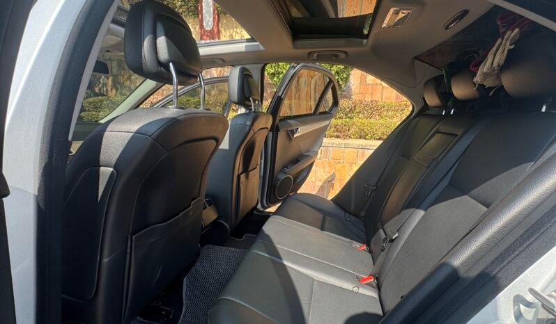 
								2012 MERCEDES BENZ C200 full									