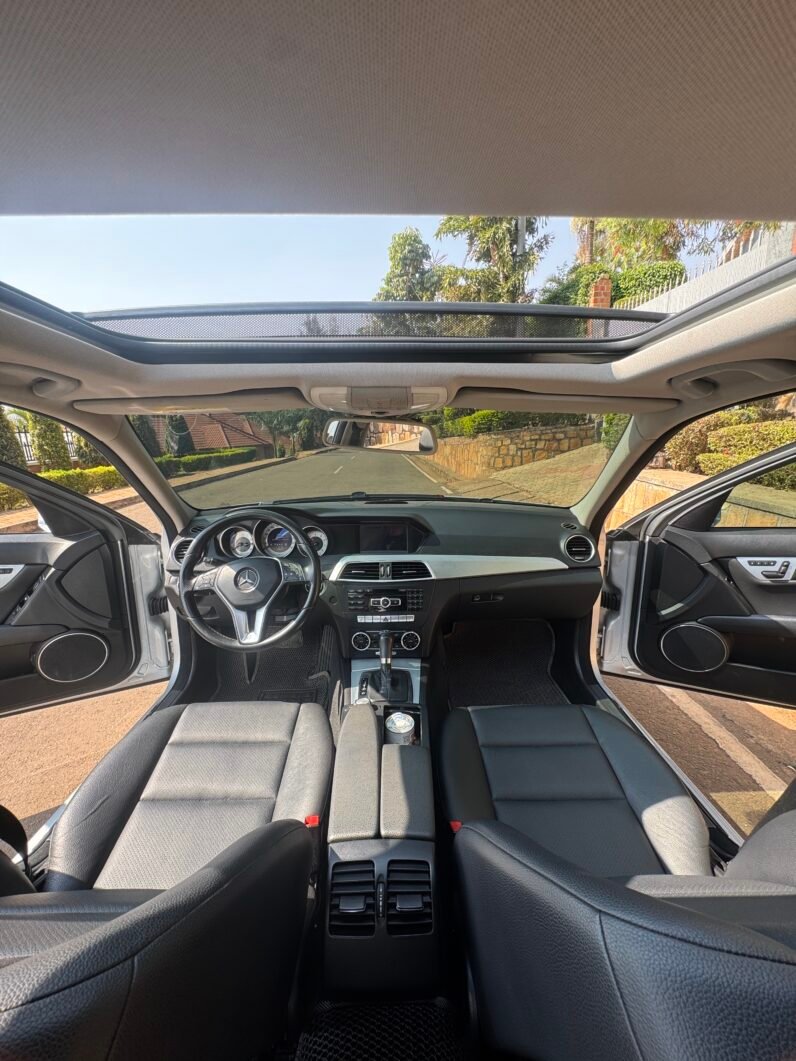 
								2012 MERCEDES BENZ C200 full									