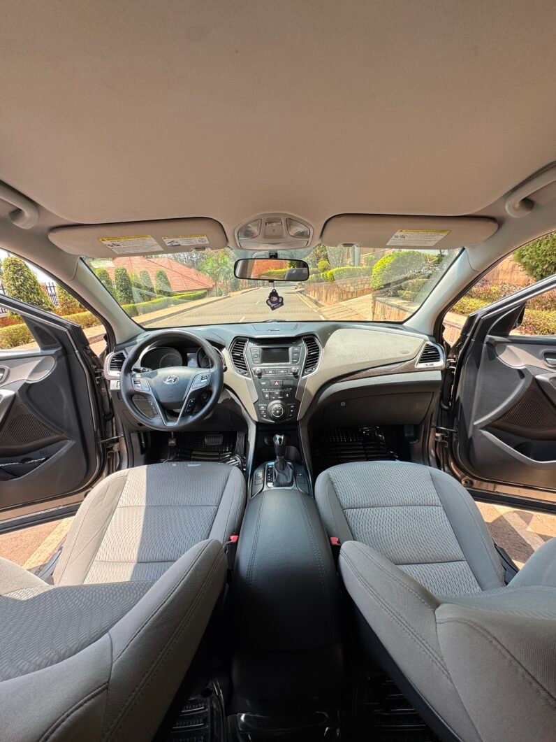 
								2017 HYUNDAI SANTA FE SPORT full									