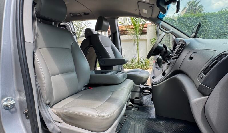 
								2016 HYUNDAI GRAND STAREX full									