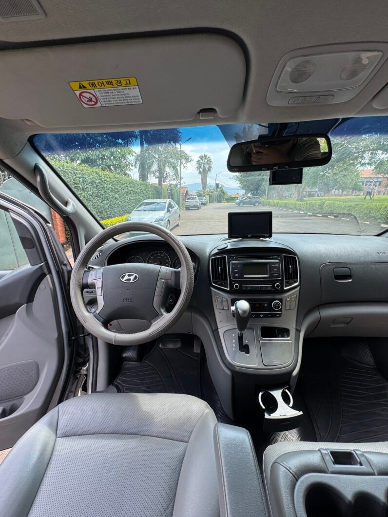 
								2016 HYUNDAI GRAND STAREX full									