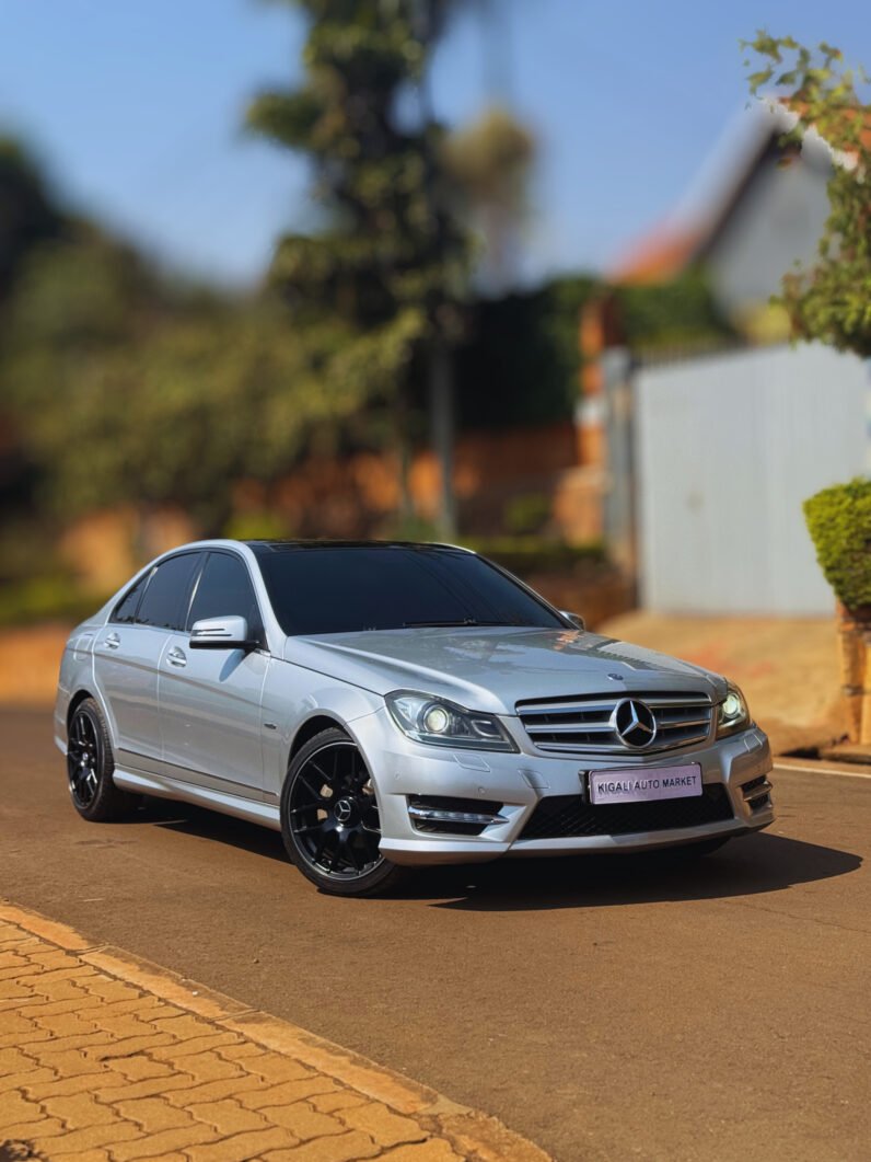 
								2012 MERCEDES BENZ C200 full									