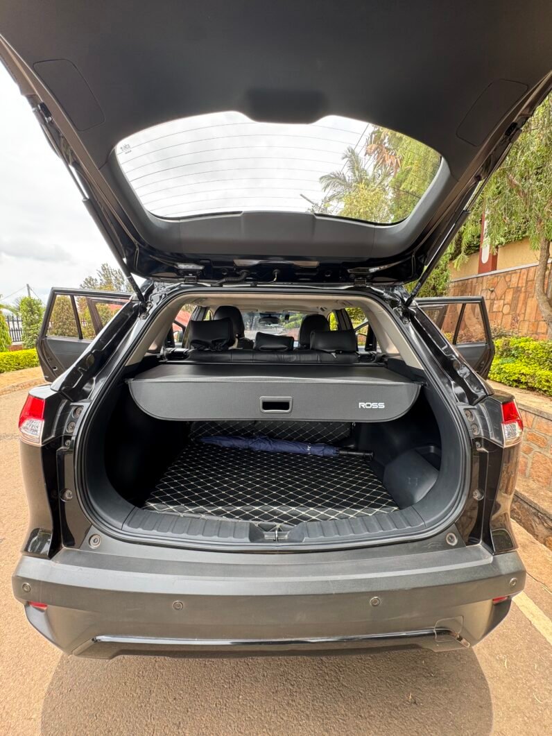 
								2025 TOYOTA COROLLA CROSS HYBRID full									