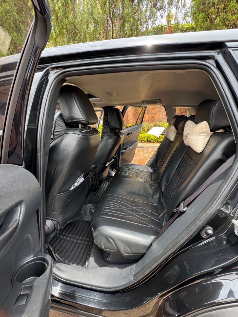 
								2025 TOYOTA COROLLA CROSS HYBRID full									