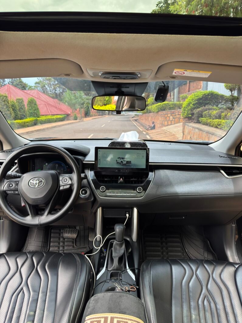 
								2025 TOYOTA COROLLA CROSS HYBRID full									