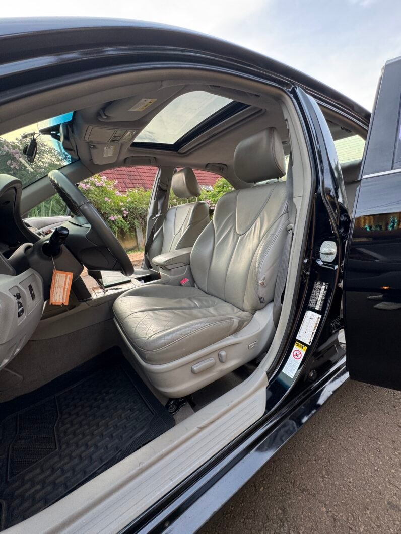
								2010 TOYOTA CAMRY HYBRID full									