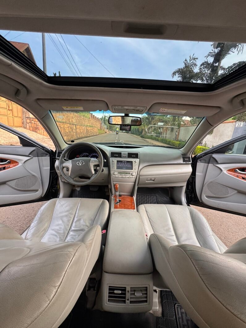 
								2010 TOYOTA CAMRY HYBRID full									